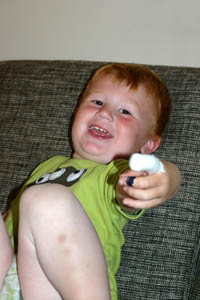 2009.09.08 Tobias skjærte seg i fingeren med kniv og måtte på sykehuset for å sy
